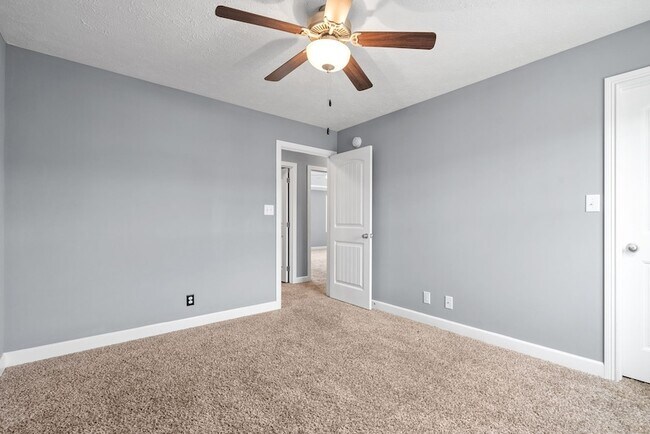 Building Photo - 3755 Windmill Dr