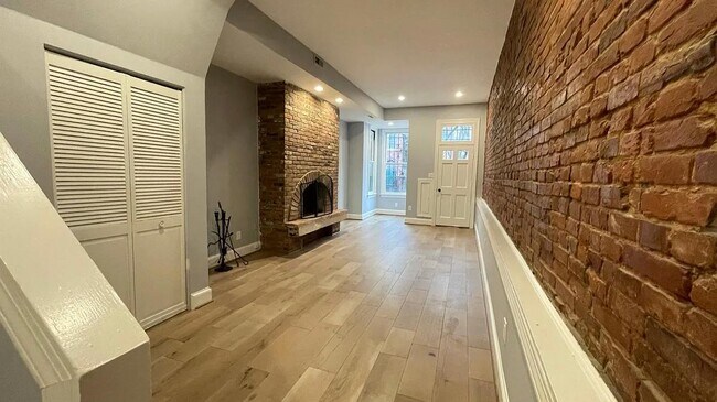 Building Photo - 1115 1/2 5th Street Northwest - A