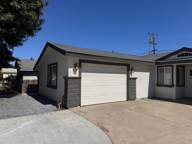 Building Photo - Newly Remolded 3 Bedroom, 2 Bath Home