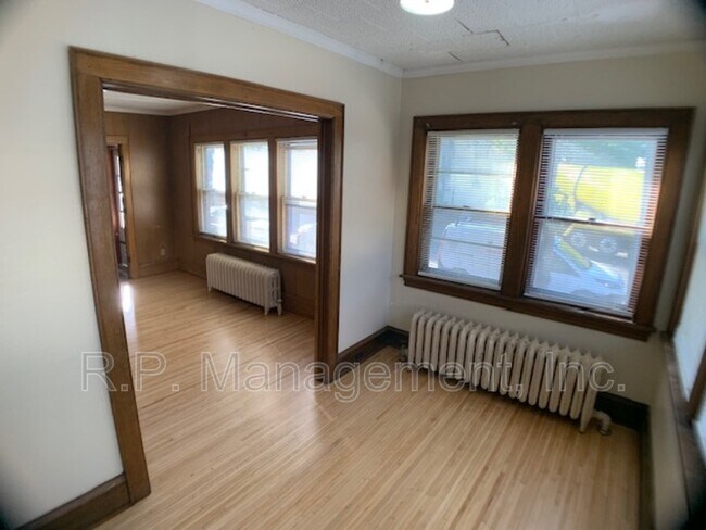 Building Photo - 1434 W 32nd St