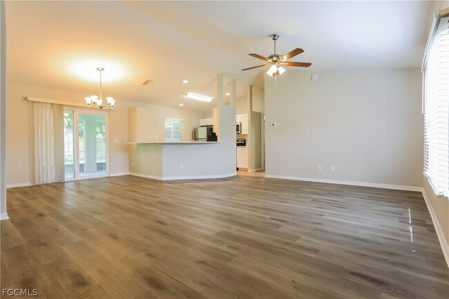 Building Photo - 2702 Nellie Ln