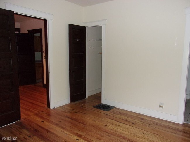 Building Photo - 3 br, 1 bath Apartment - 25 Margaret St