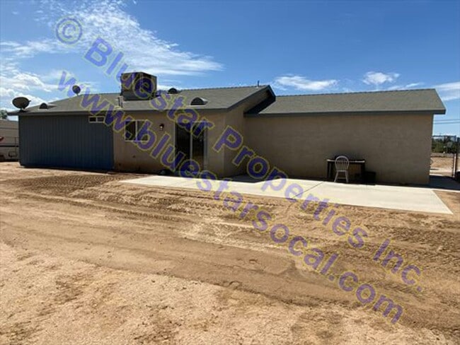 Building Photo - Just listed in Hesperia!!!