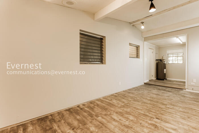 Building Photo - 1120 Constantine St