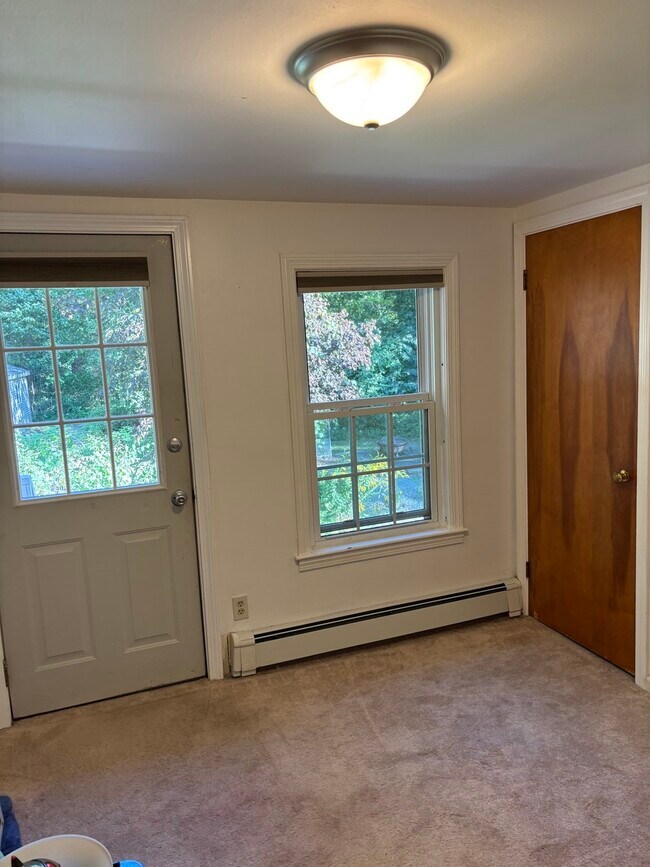 Building Photo - 152 Mendon St