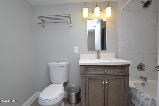 Building Photo - 518 S Allred Dr