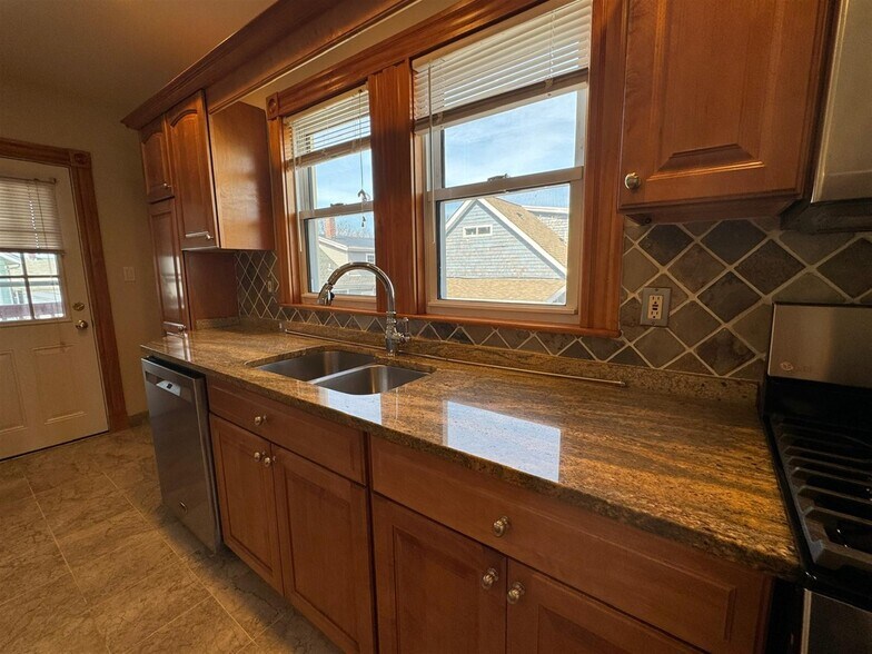 Building Photo - 14 Melville Rd