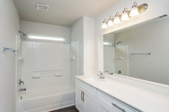 Building Photo - 14735 Kendalls Path Ct