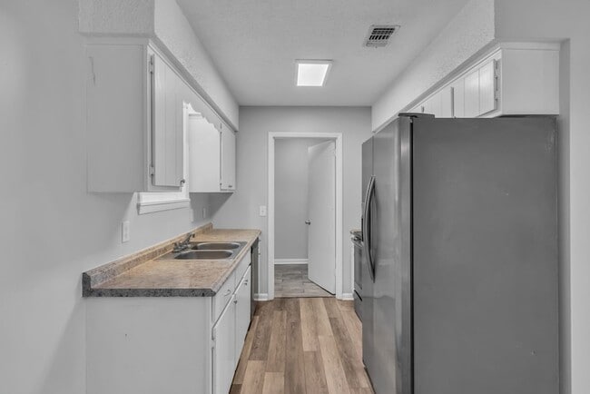 Building Photo - 212 Trailway Cir