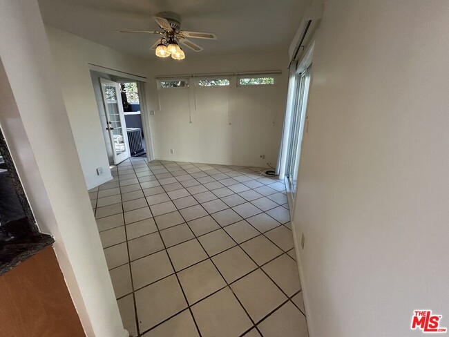 Building Photo - 5355 Rhea Ave