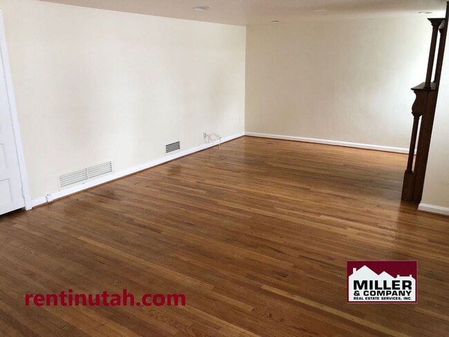 Building Photo - Location, Location, Location!! Yalecrest A...