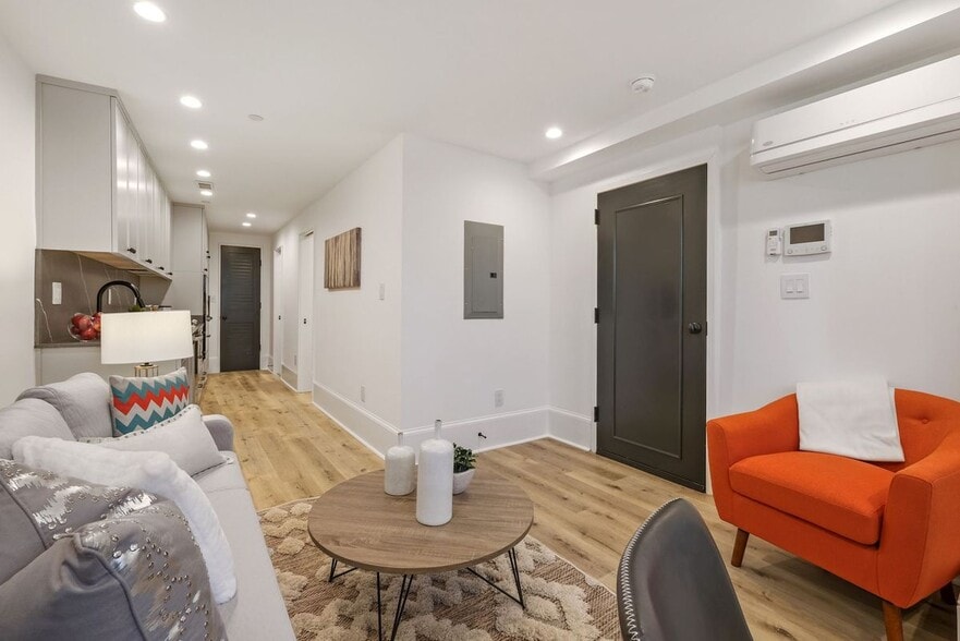 Building Photo - 1979 Biltmore St NW