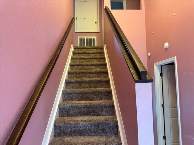 Building Photo - 712 Waxwing Ct