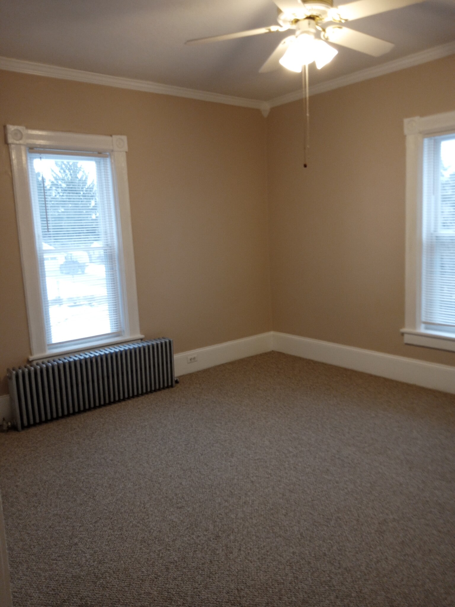 Building Photo - 1261 Bloomer Rd