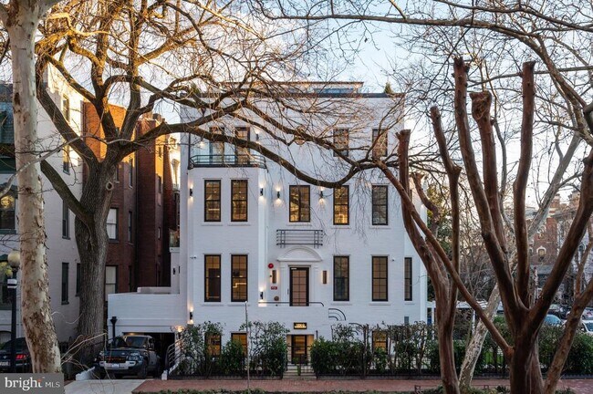 Building Photo - 1204 Q St NW