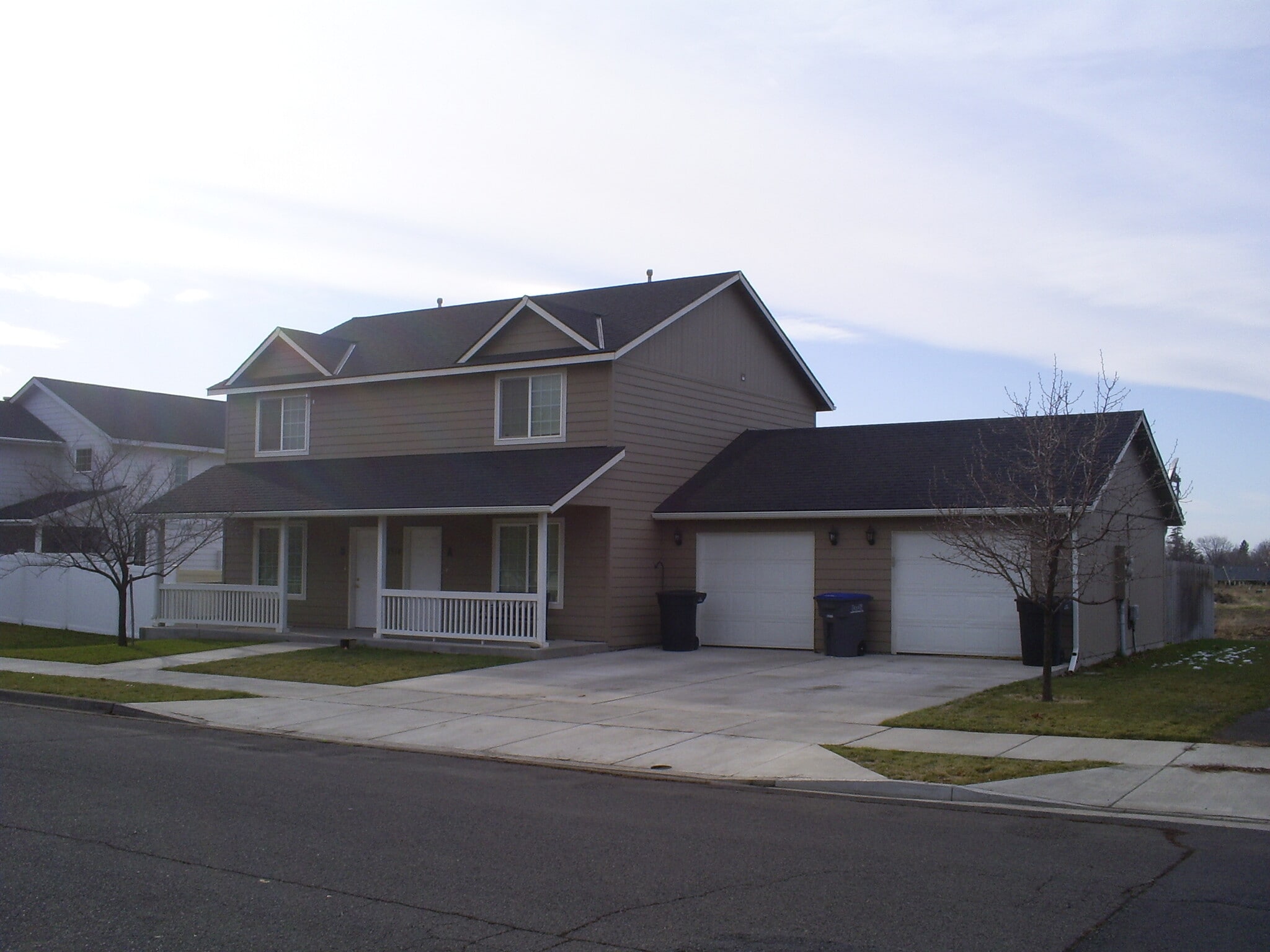 Building Photo - 1914 Sunset Dr