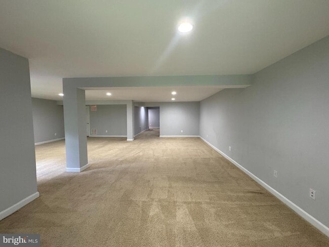 Building Photo - 15028 Gaffney Cir