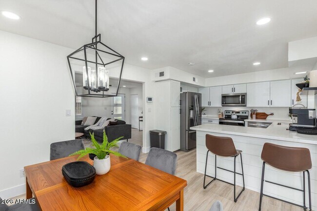 Building Photo - 4511 N 31st Pl