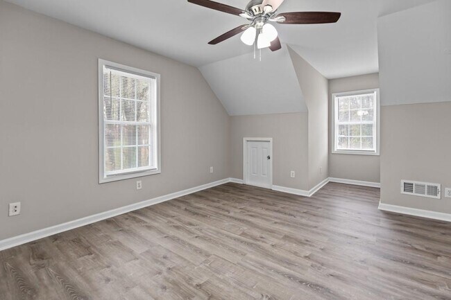 Building Photo - 631 Saddlewood Dr