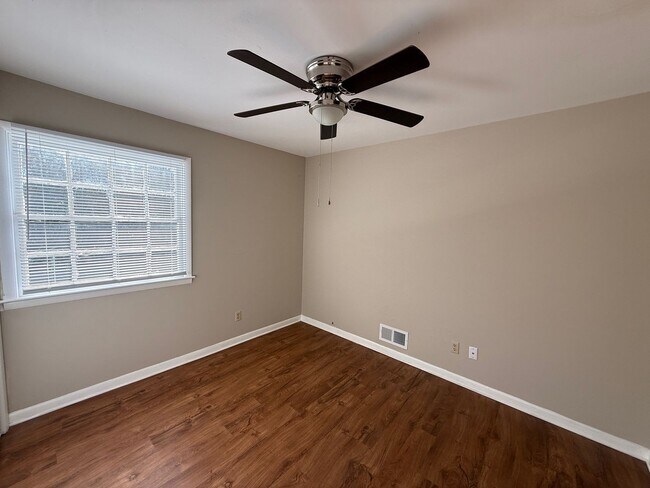 Building Photo - 100/102 Citation Ct