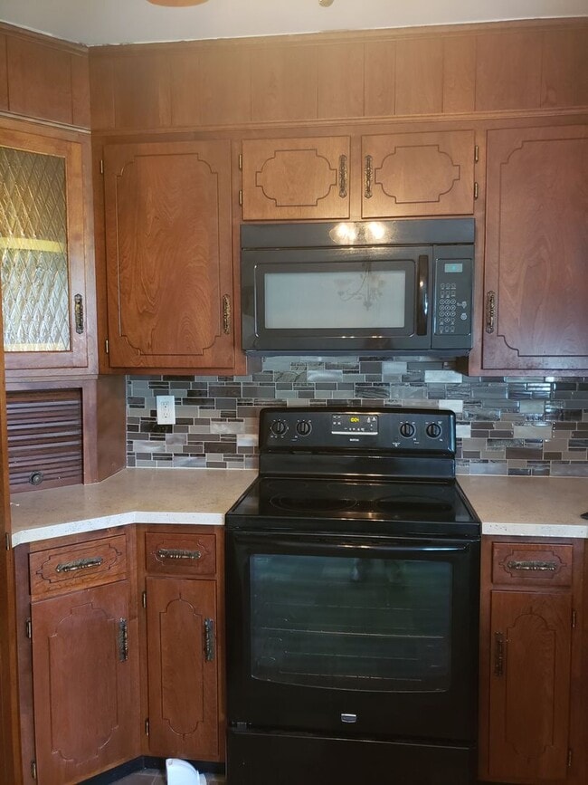 Building Photo - Beautiful Single Family Home