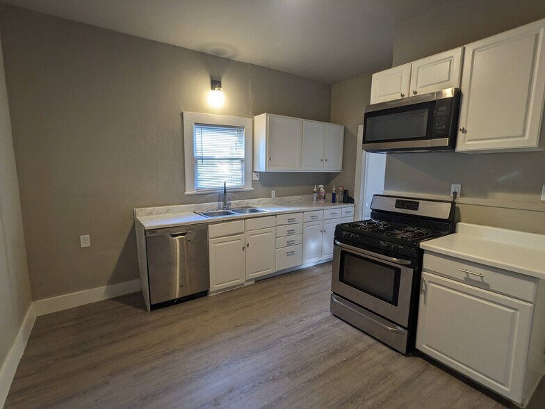 Building Photo - 1022 W Morgan St