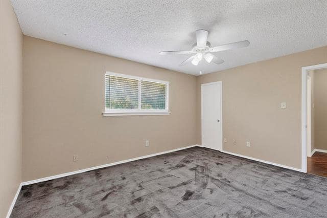 Building Photo - 912 N Nursery Rd
