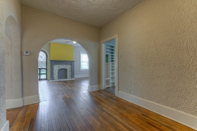 Building Photo - Limited Time: Qualified Tenants Get Half P...