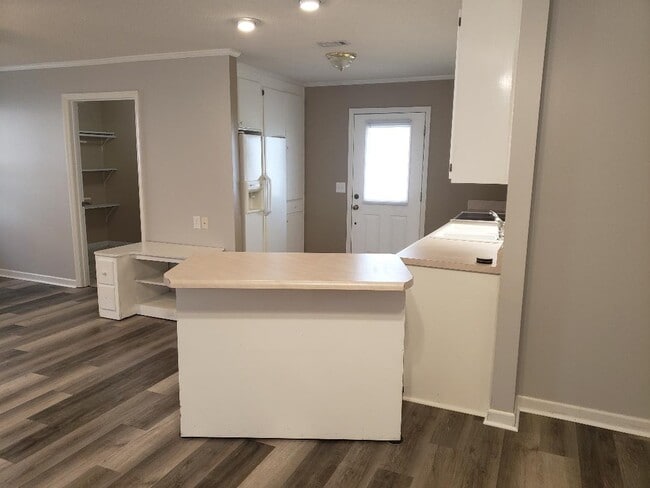 Building Photo - James Street