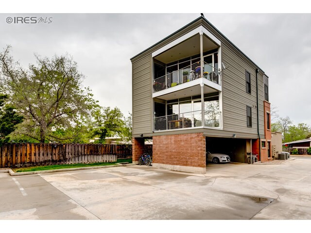 Building Photo - 1641 4th St