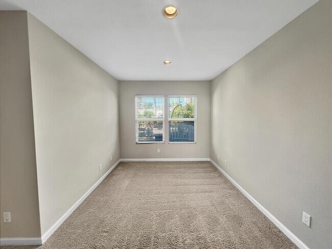 Building Photo - 3840 Talbot St