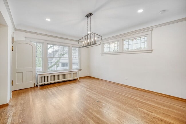 Building Photo - Capitol Hill Home