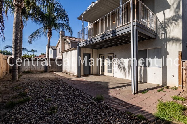 Building Photo - 4 Bedroom/3 Bath Home in the Southwest - $2495 per Month!