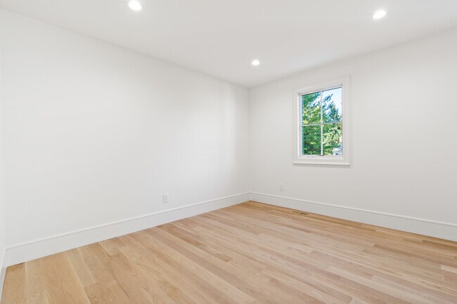 Building Photo - 19 Highland Park Pl