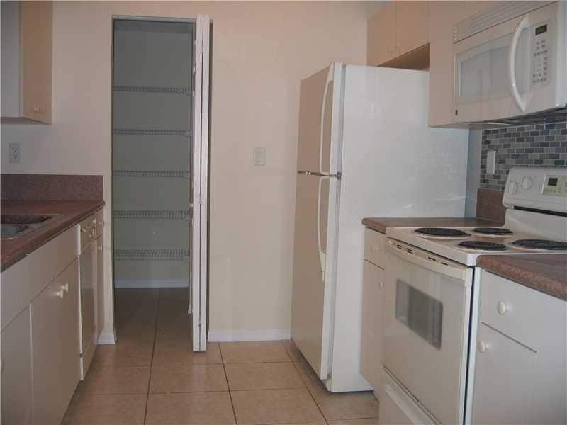 Building Photo - 2271 NE 42nd Cir