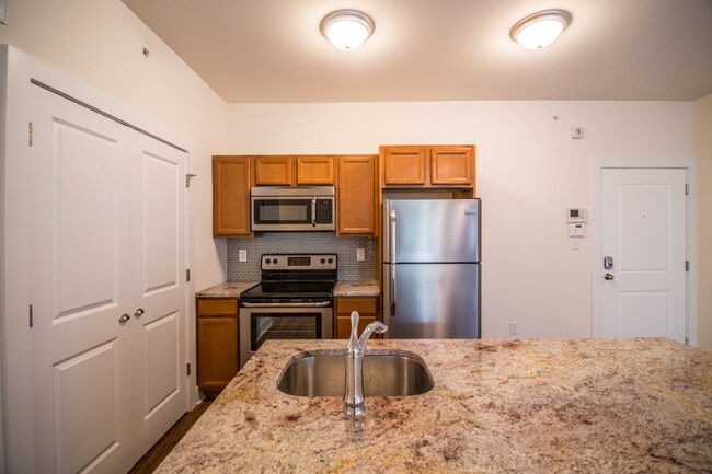 Building Photo - 411 N 34th St