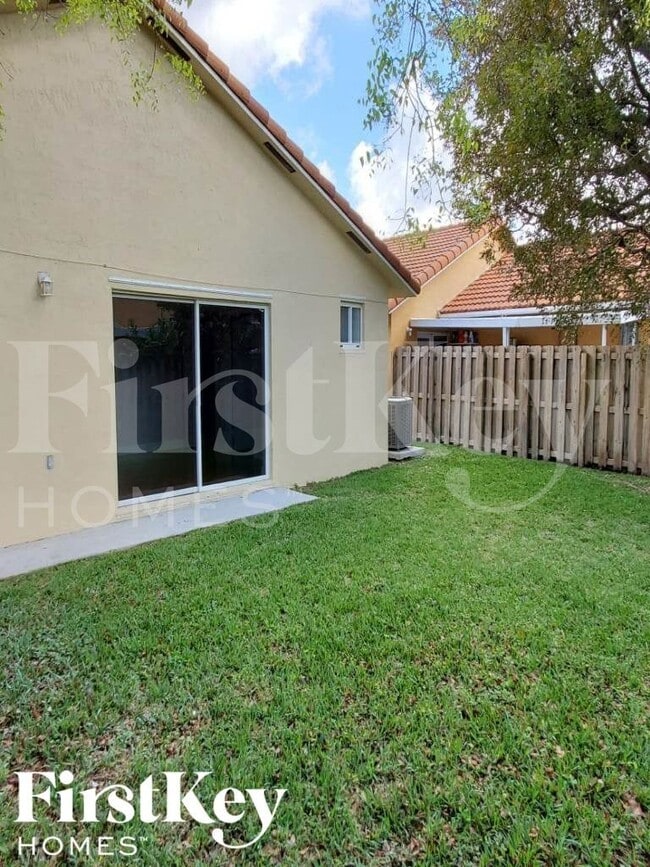 Building Photo - 17655 SW 146th Ct