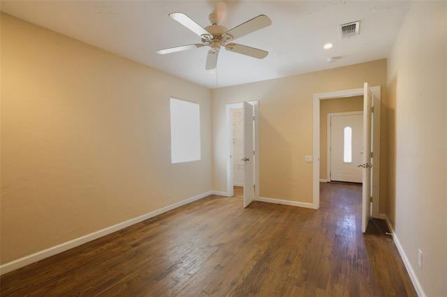 Building Photo - 1004 W Cayuga Dr