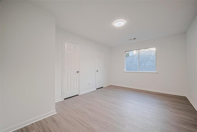 Building Photo - 2118 Westover Park Cir