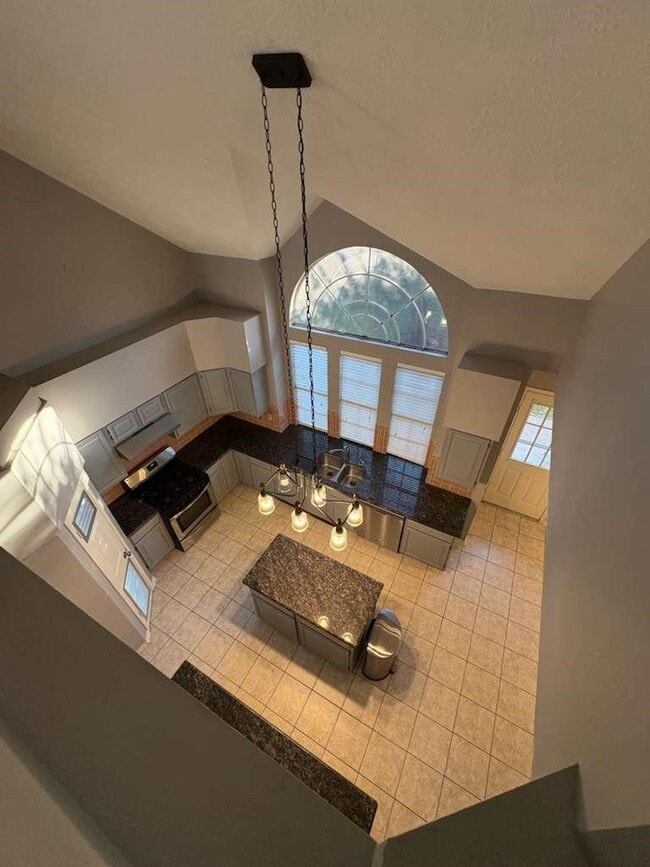 Building Photo - 16119 Lakestone Dr