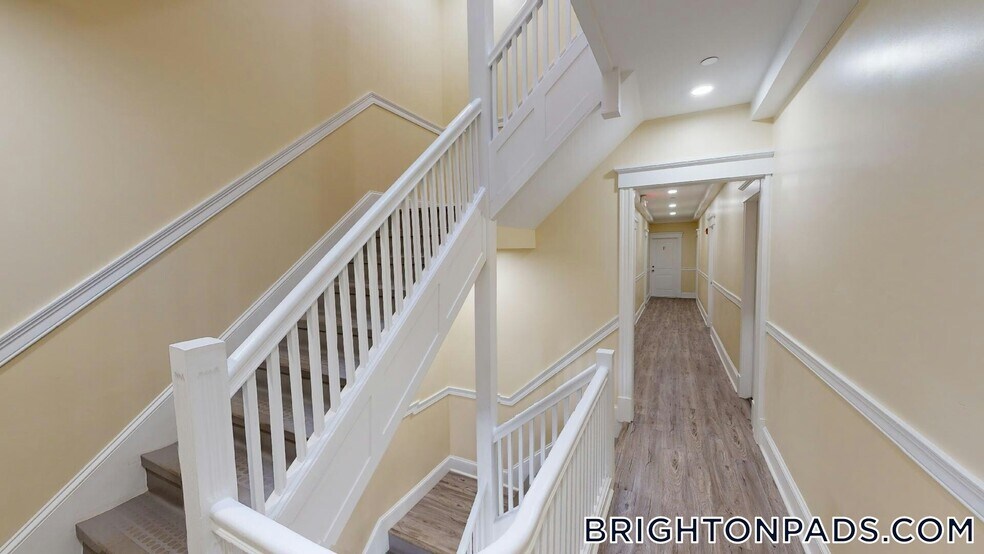 Building Photo - 123 Sutherland Rd