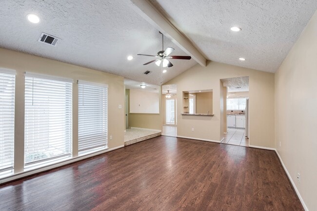 Building Photo - 5046 Spring Forest Dr