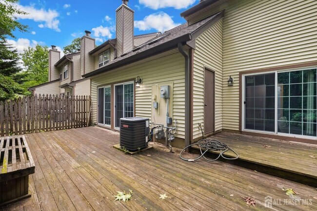 Building Photo - 1609 Mulberry Ct