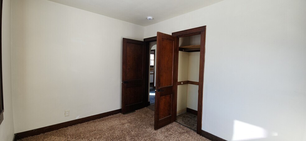 Building Photo - 2238 West Ave S