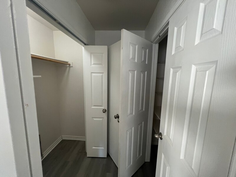 Building Photo - 10636 Wild Oak Dr