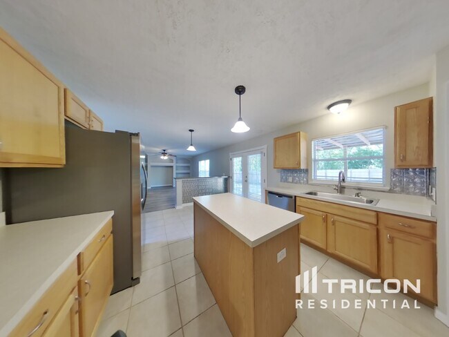 Building Photo - 6 Sweetgum Ct N