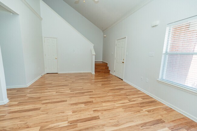 Building Photo - 1150 Airport Rd