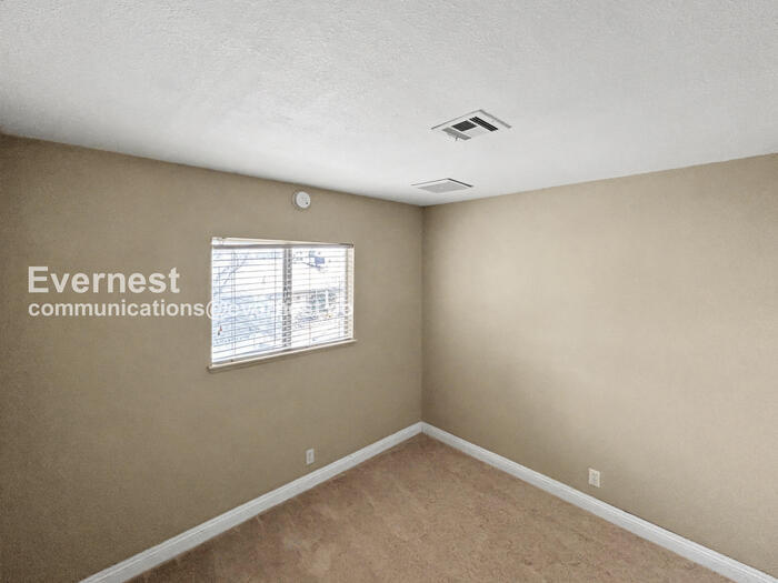 Building Photo - 6232 Carl Ave