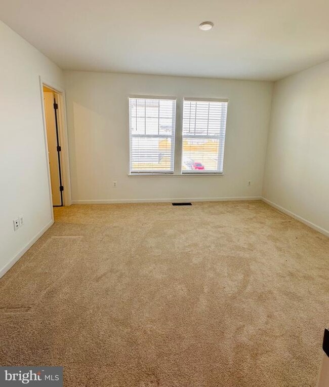 Building Photo - 58 Bolingbroke Wy