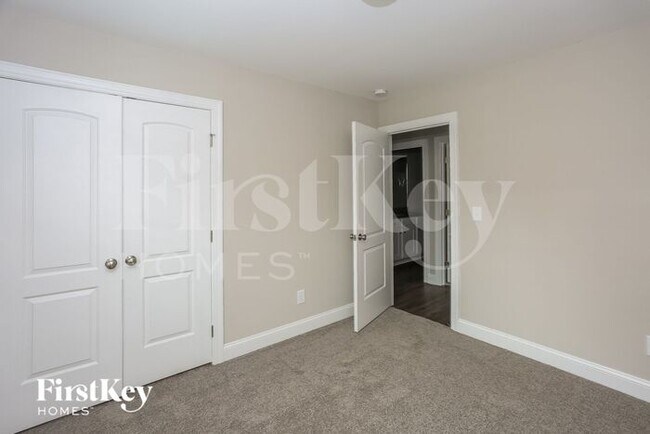 Building Photo - 2061 Samantha Dr